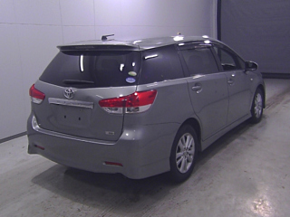 TOYOTA WISH 2010