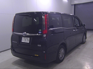 TOYOTA ESQUIRE 2017