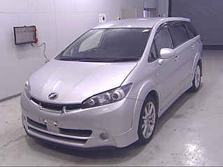 TOYOTA WISH 2010
