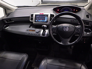 HONDA FREED 2013