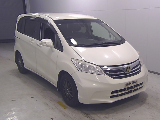 HONDA FREED 2013