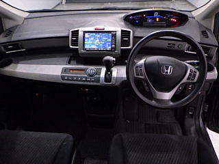 HONDA FREED 2013