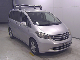 HONDA FREED 2010