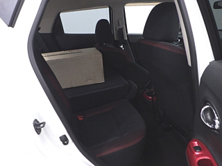 NISSAN JUKE 2012