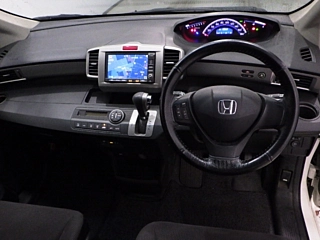 HONDA FREED 2011