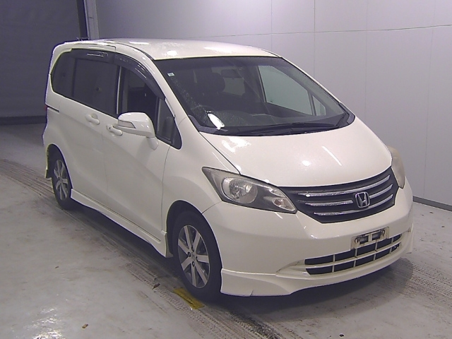 HONDA FREED 2011