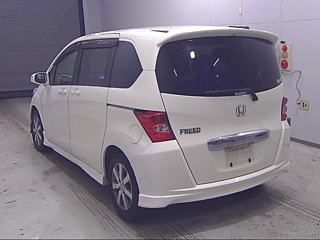 HONDA FREED 2011