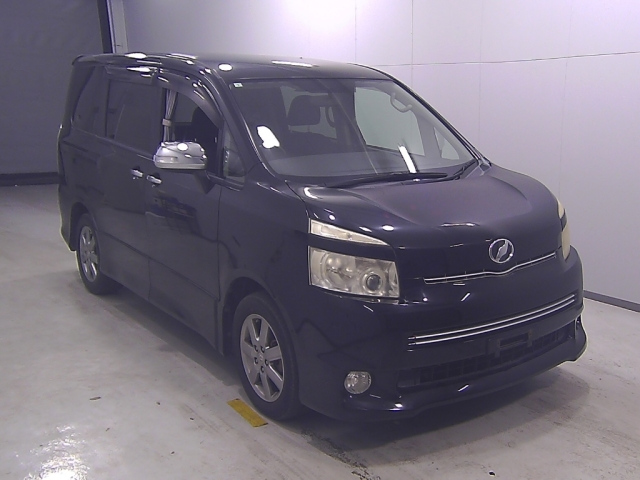 TOYOTA VOXY 2009