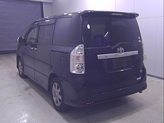TOYOTA VOXY 2009