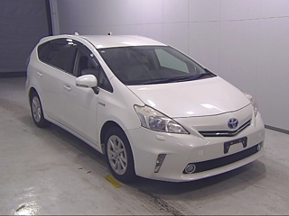 TOYOTA PRIUS ALPHA 2012