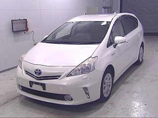 TOYOTA PRIUS ALPHA 2012