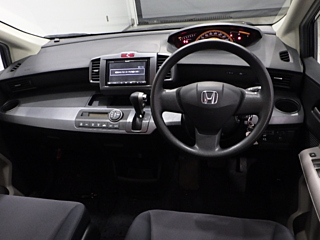 HONDA FREED 2011