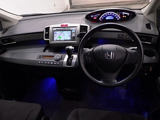 HONDA FREED 2013