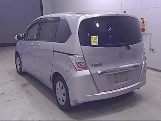 HONDA FREED 2013