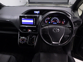 TOYOTA VOXY 2018