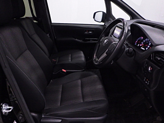TOYOTA VOXY 2018