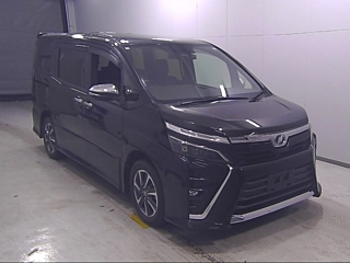 TOYOTA VOXY 2018