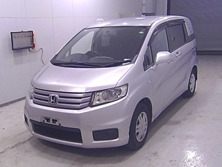 HONDA FREED 2010