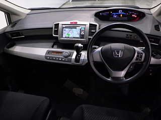 HONDA FREED 2012