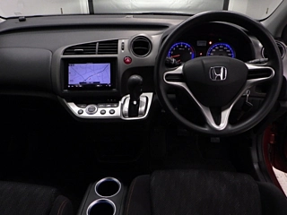 HONDA STREAM 2011