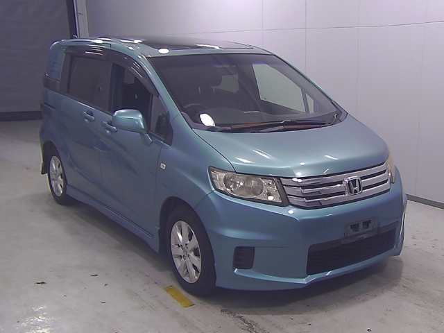 HONDA FREED 2010