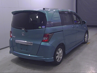 HONDA FREED 2010