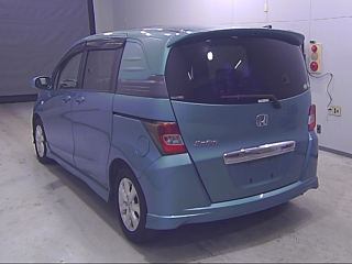HONDA FREED 2010