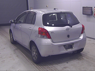 TOYOTA VITZ 2010