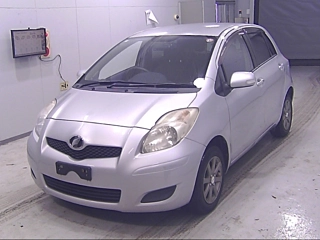 TOYOTA VITZ 2010
