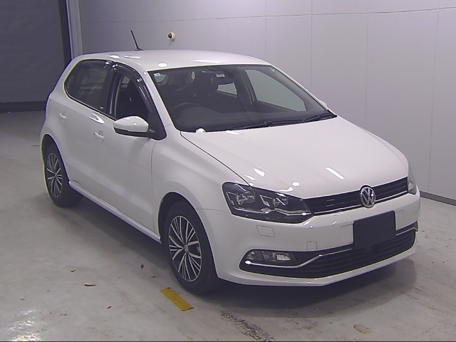 VOLKSWAGEN POLO 2016