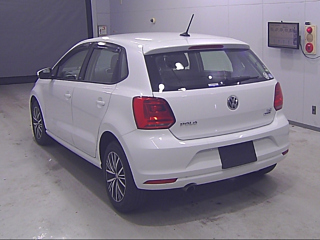 VOLKSWAGEN POLO 2016