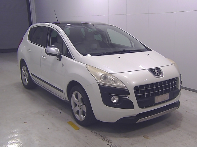 PEUGEOT 3008 2013