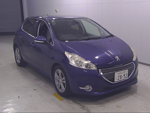 PEUGEOT 208 2012