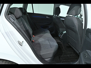 VOLKSWAGEN GOLF VARIANT 2023