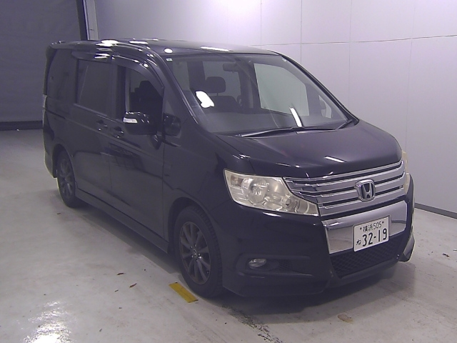 HONDA STEP WAGON 2011