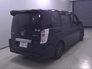 HONDA STEP WAGON 2011