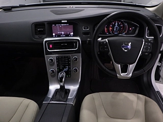 VOLVO V60 2017