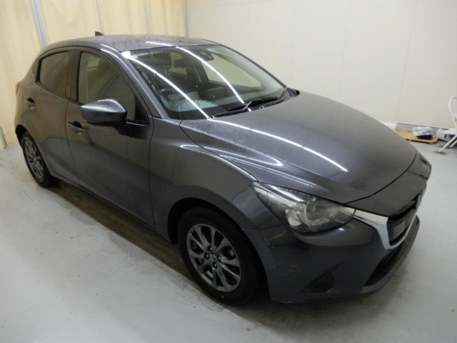 MAZDA DEMIO 2016