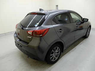 MAZDA DEMIO 2016
