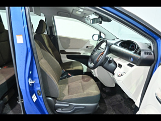 TOYOTA SIENTA 2016