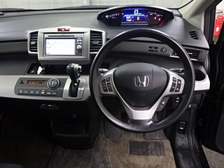 HONDA FREED 2013