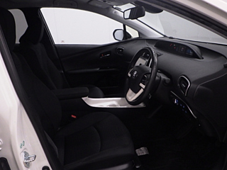 TOYOTA PRIUS 2017