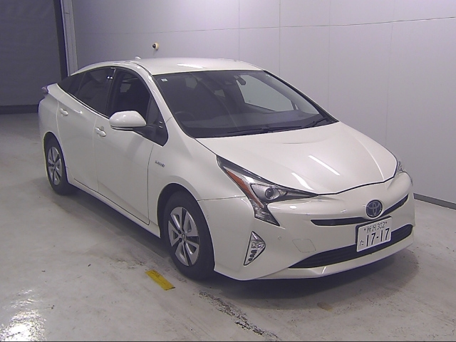 TOYOTA PRIUS 2017