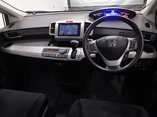 HONDA FREED 2013