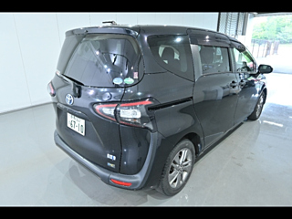 TOYOTA SIENTA 2015