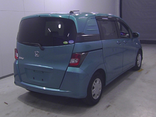 HONDA FREED 2010