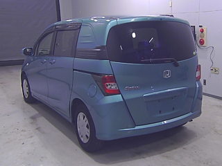 HONDA FREED 2010