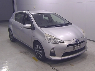 TOYOTA AQUA 2012