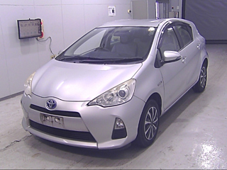 TOYOTA AQUA 2012
