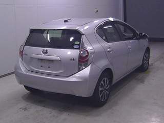 TOYOTA AQUA 2012